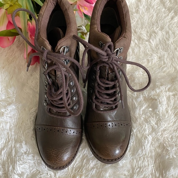 Not Rated Brown Heeled Boots - Picture 4 of 10